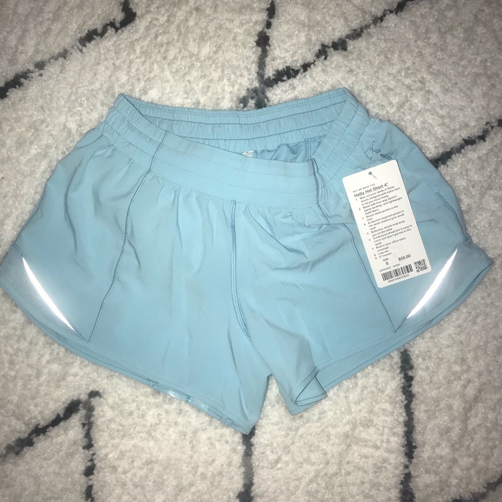 Lululemon Hotty Hot Short 4”